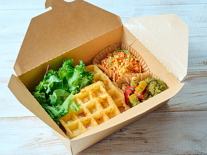 チーズワッフル＆サラダランチ